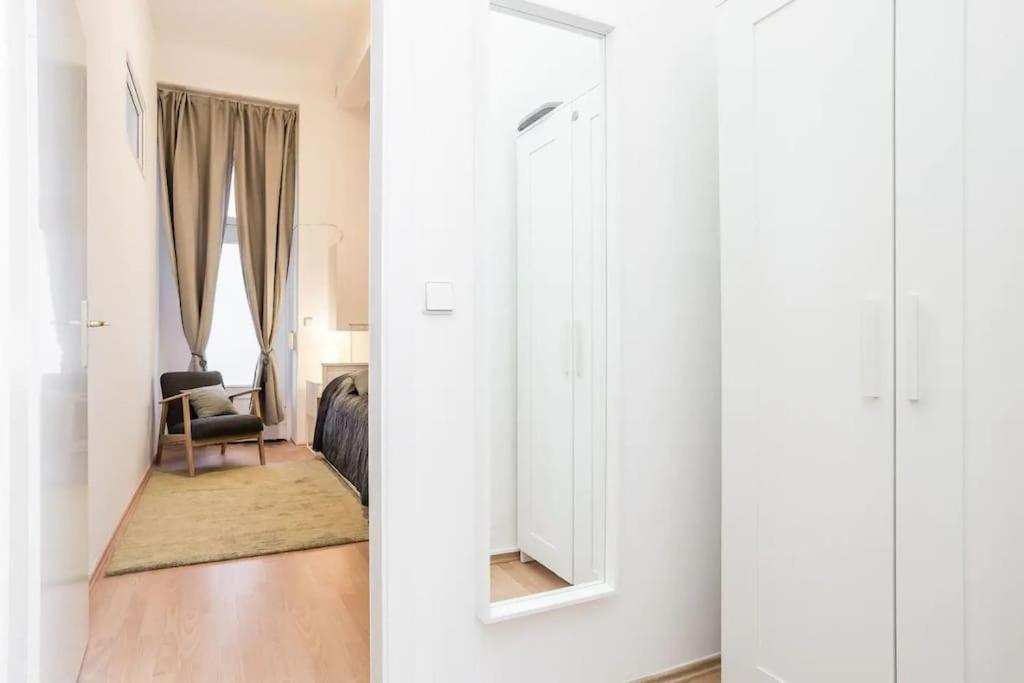 Newly Furnished Apartment For Up To 6 People Berlín Exterior foto