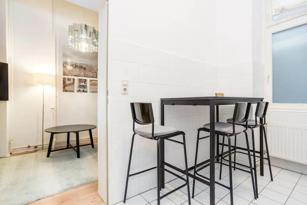 Newly Furnished Apartment For Up To 6 People Berlín Exterior foto