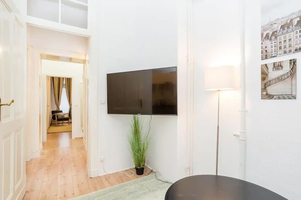 Newly Furnished Apartment For Up To 6 People Berlín Exterior foto